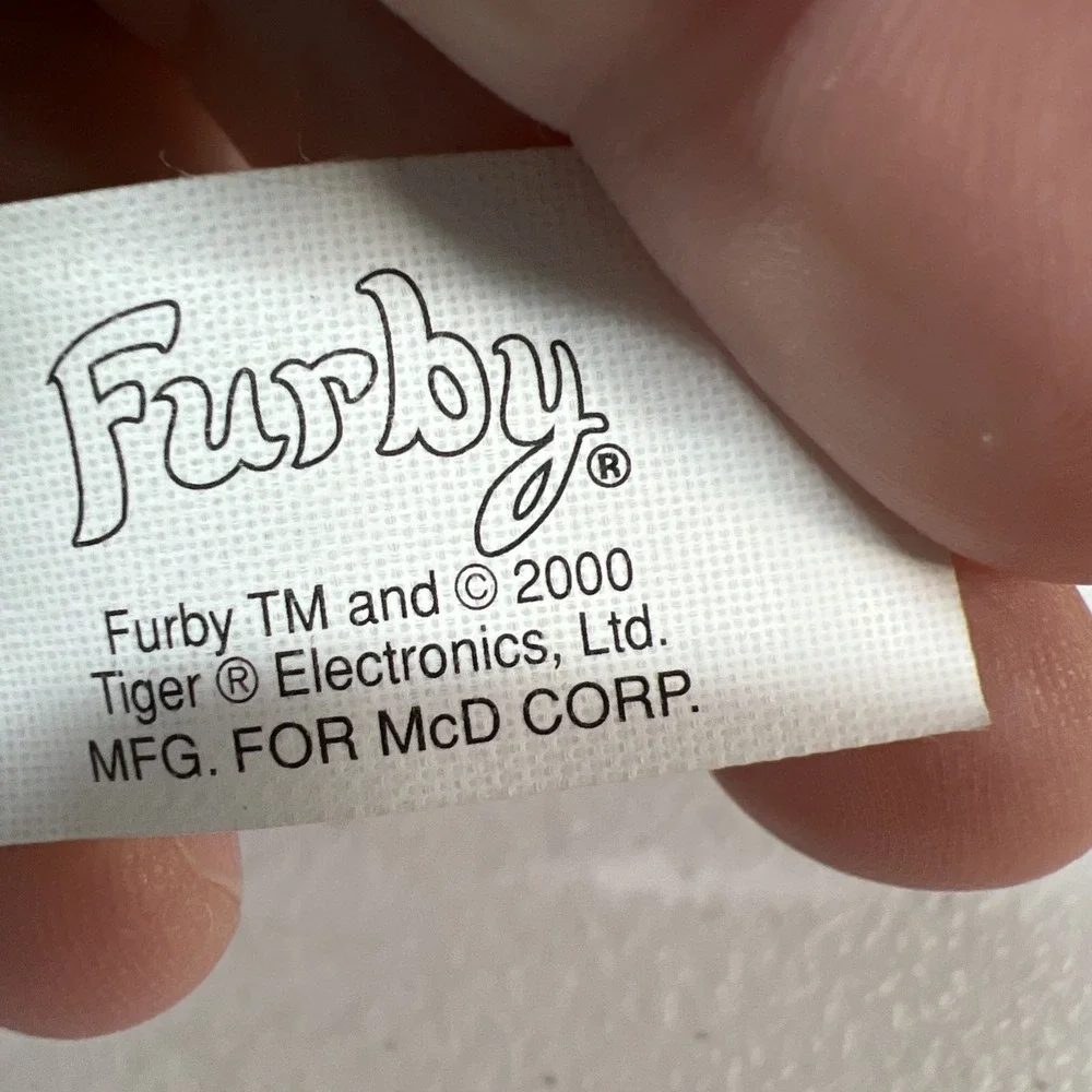 Vtg McDonald's Furby‎ lot of 9 figures—8 Plastic Figures 1 Plush Bag Clip
